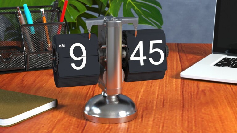 Retro Flip Down Clock boasts internal gear operation and a lovely vintage design