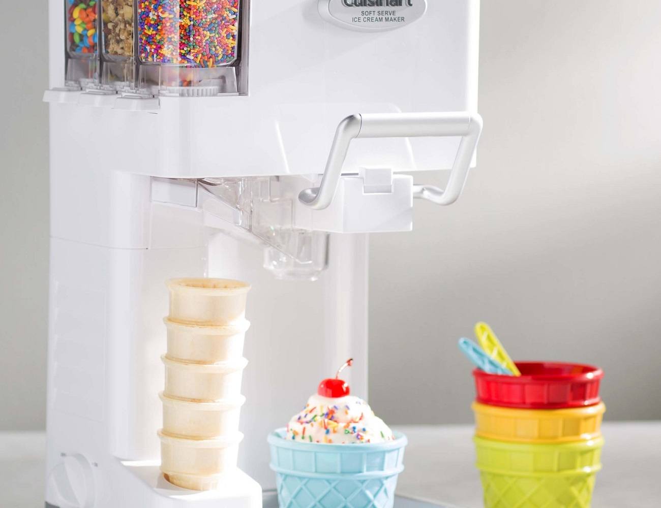 https://thegadgetflow.com/wp-content/uploads/2012/09/Cuisinart-Mix-It-In-Soft-Serve-Ice-Cream-Maker-2.jpg