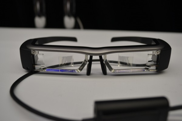 Epson Moverio BT-200 is the New Challenger to the Google Glass that Won’t Break the Bank