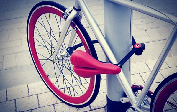 Seatylock Makes Urban Bicycling a Convenient Ride With a Crackerjack Bike Saddle and Bike Lock Combo