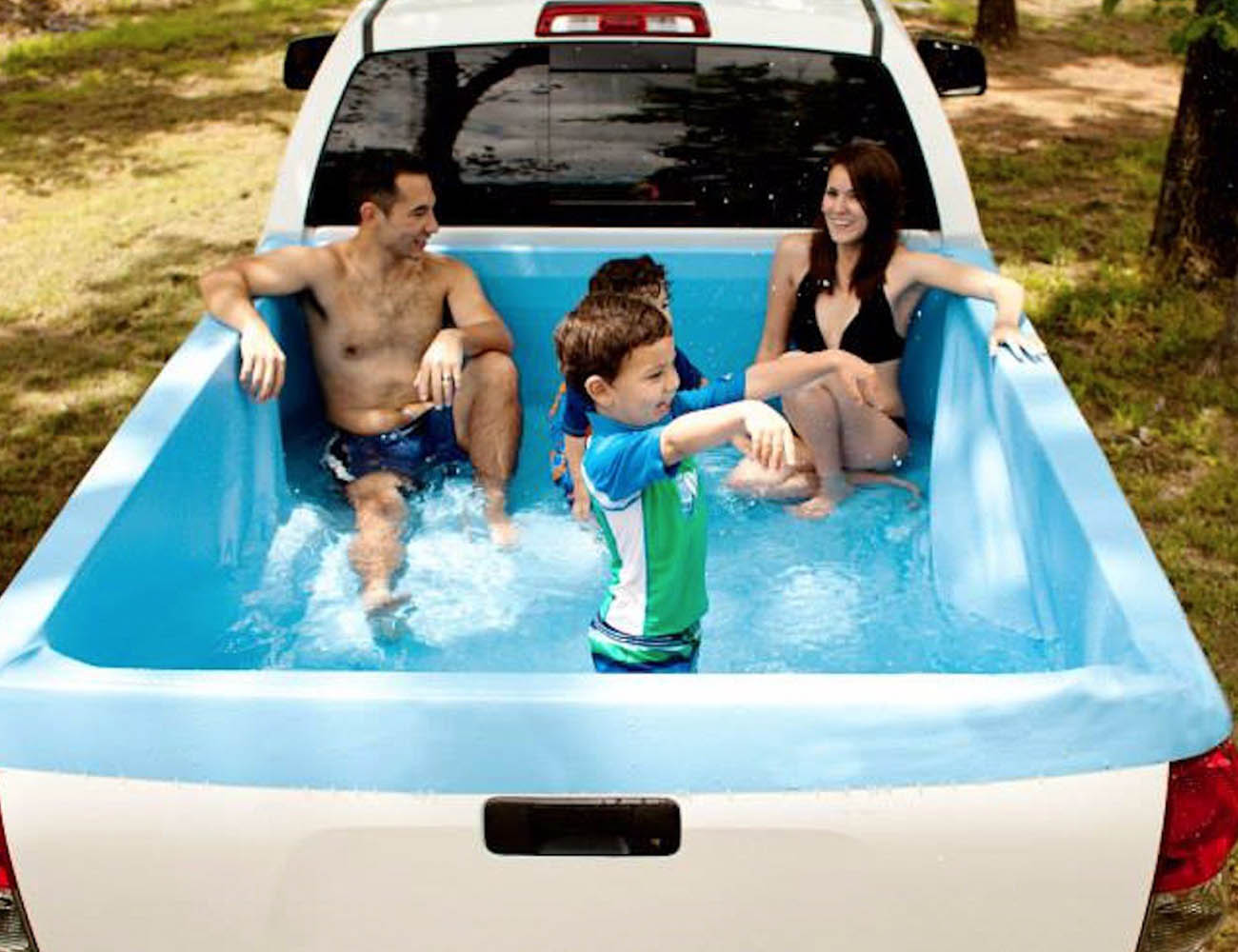 Pickup Pools – A Truck Bed Swimming Pool
