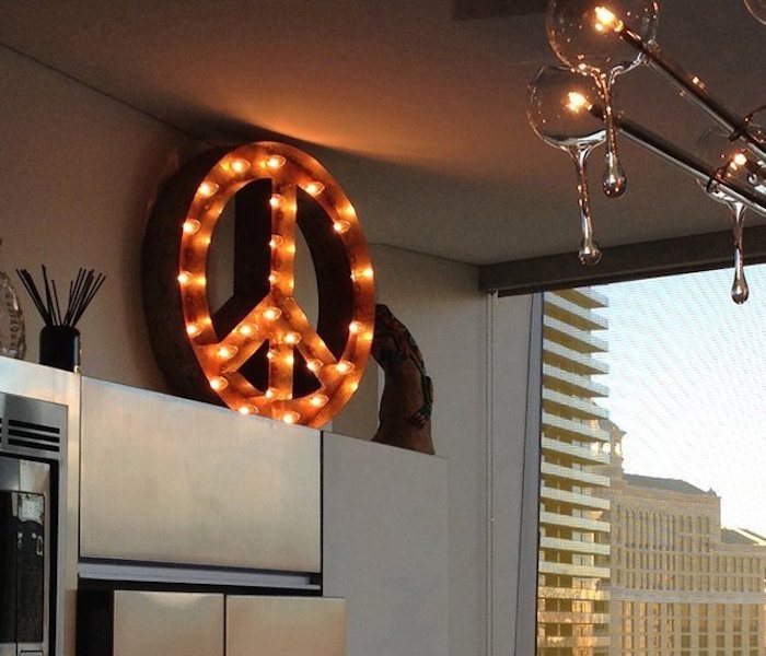 Peace Sign by Vintage Marquee Lights