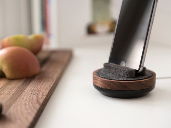 Spool Dock Cable Tidy Smartphone Dock