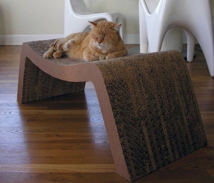 Prrrounge – Cardboard Made Pet’s Chaise Lounge