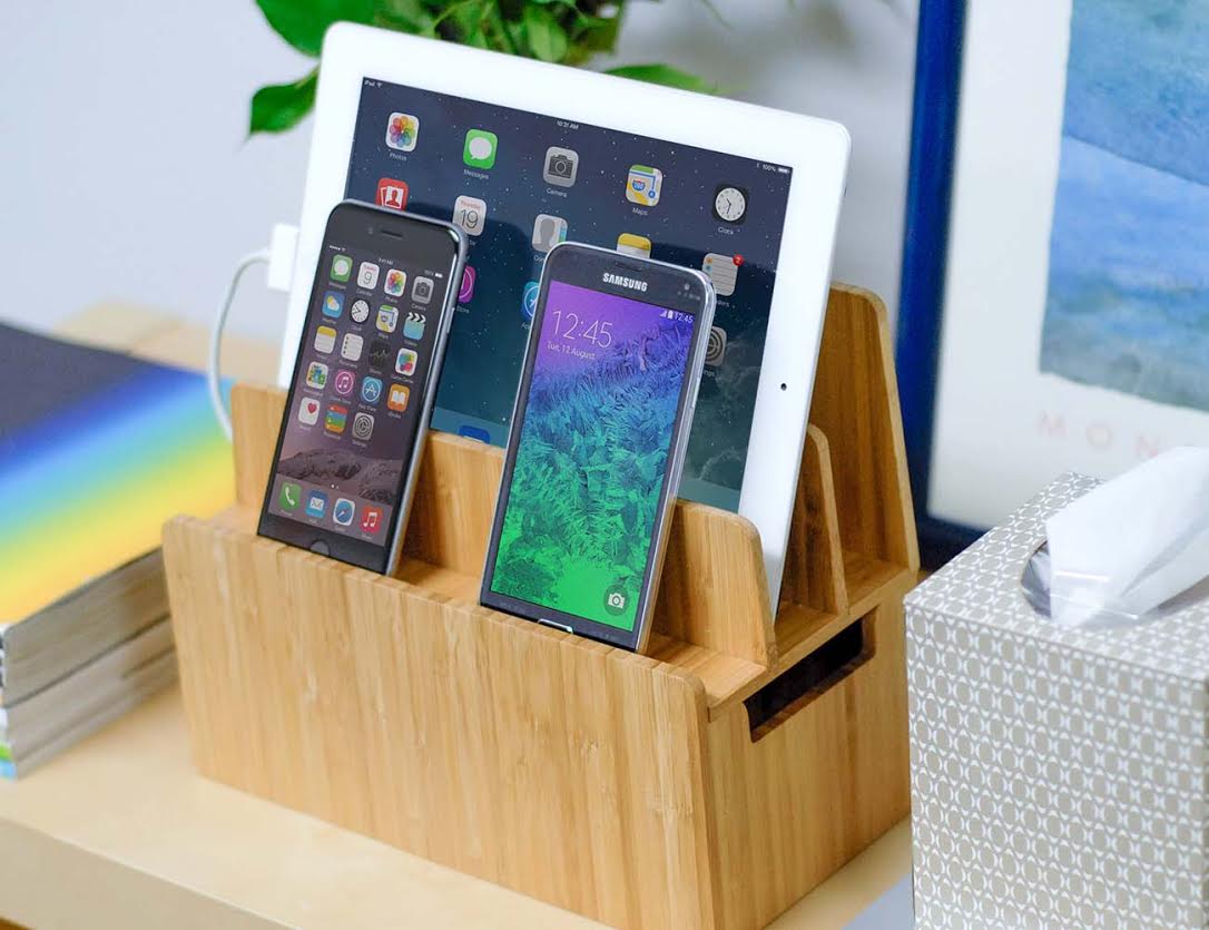 MobileVision Bamboo Charging Stand and Organizer Dock