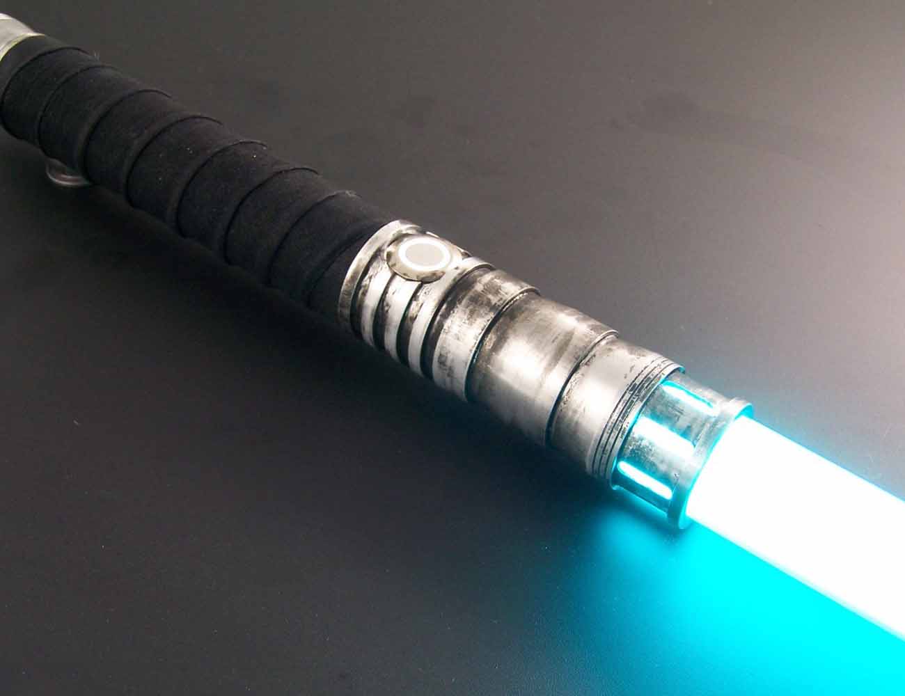 rebaslight making a dark saber
