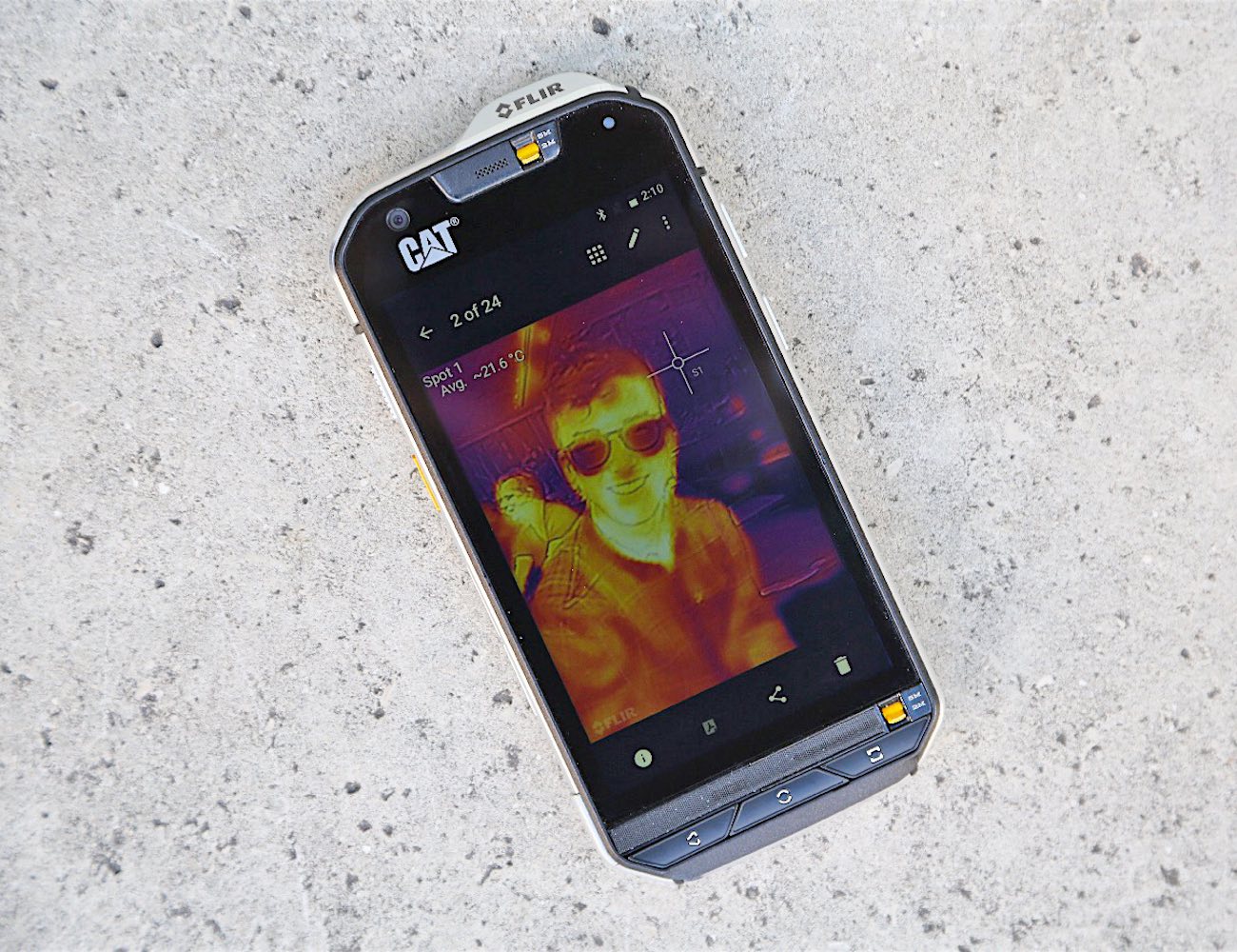 Cat S60 – Unique Smartphone With Integrated Thermal Camera