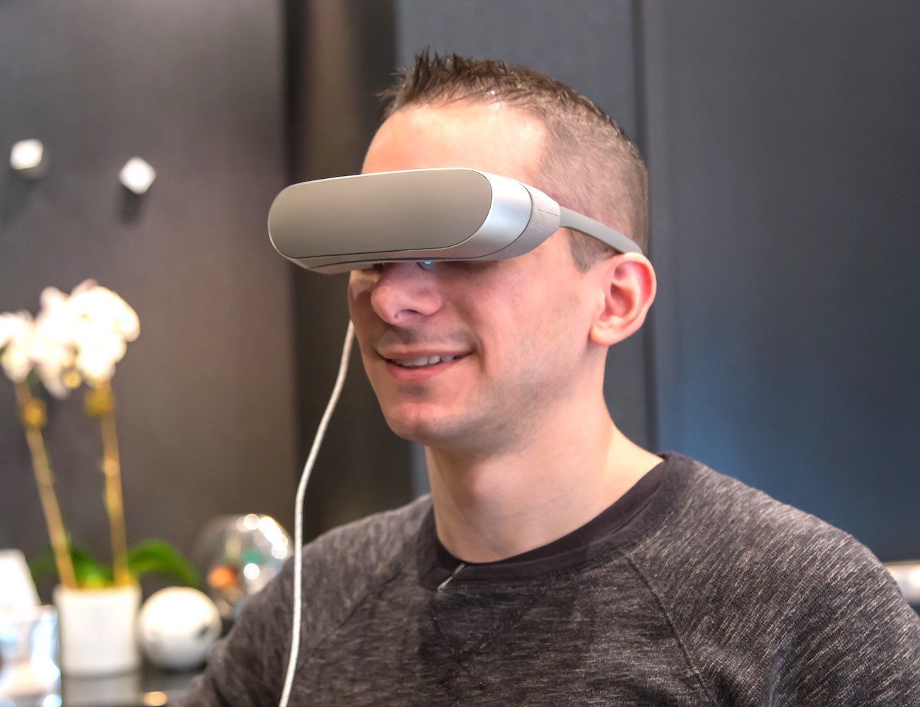 LG 360 <em class="algolia-search-highlight">VR</em> - Mobile Virtual Reality Just Like Reading Glasses