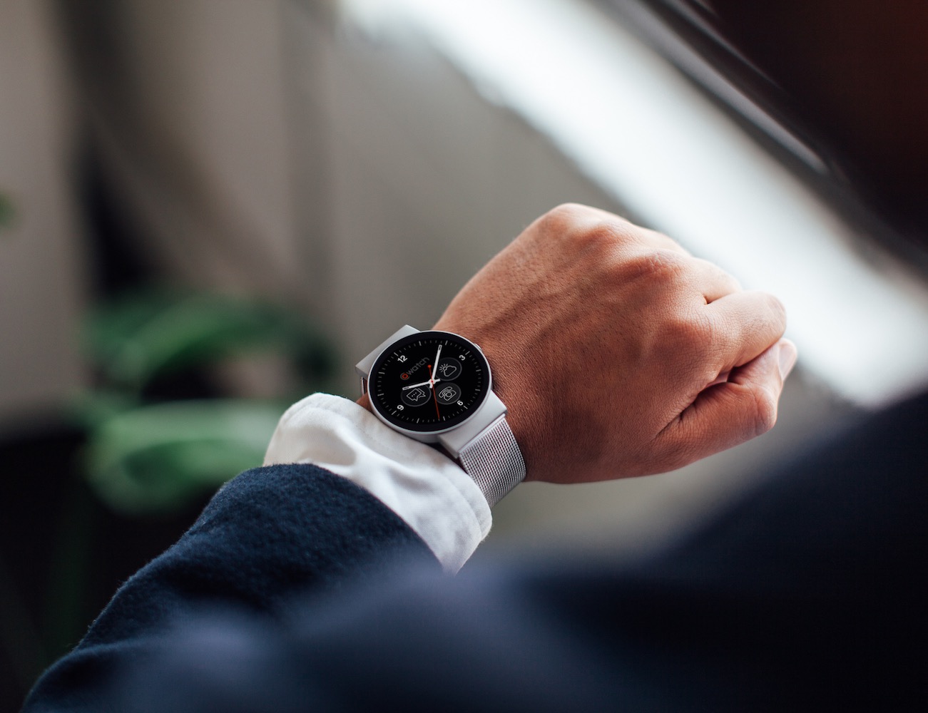 CoWatch – The Most Affordable High-End Smartwatch