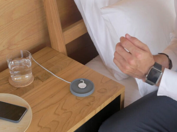 Kosta – Apple Watch Coaster by Bluelounge