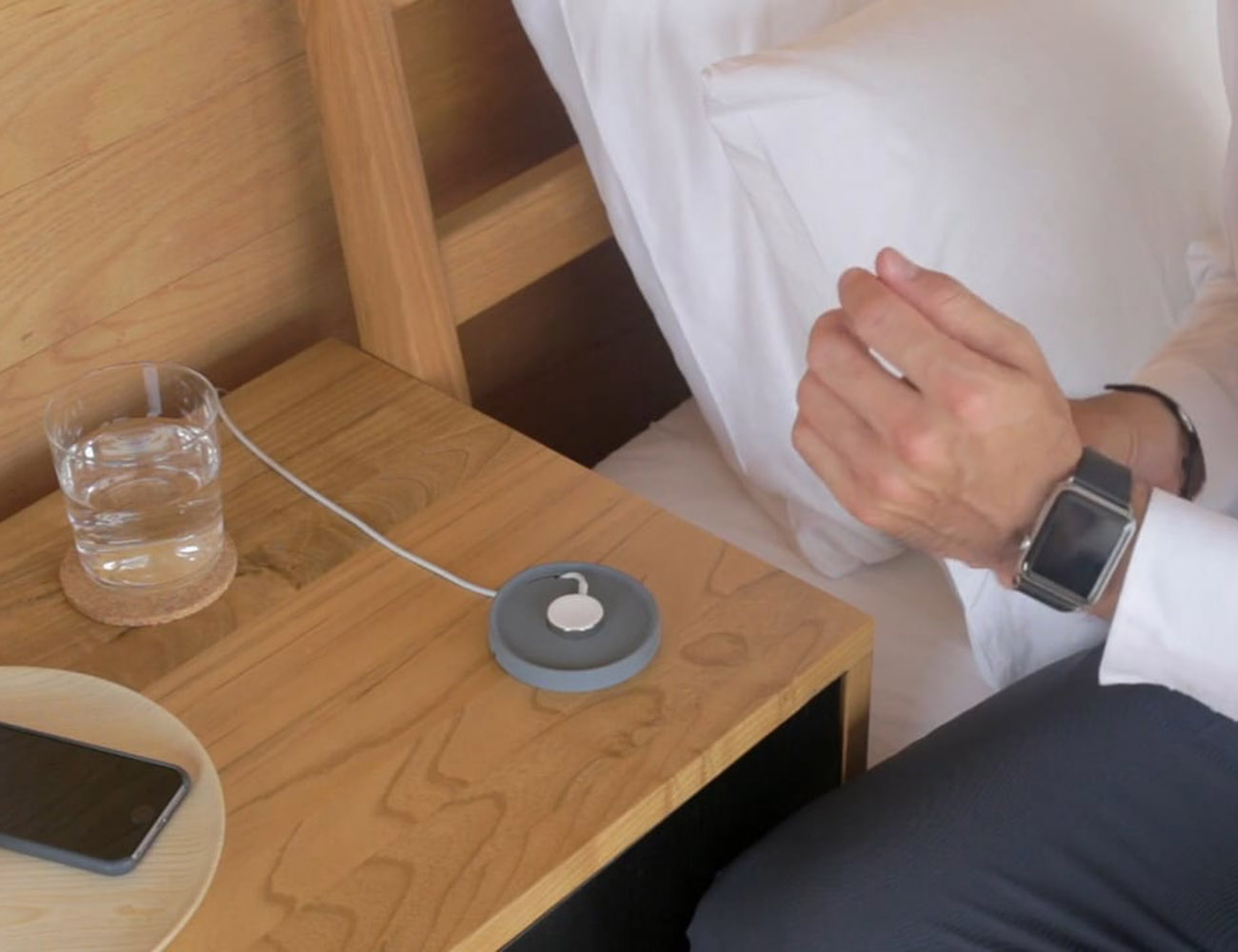 Kosta – Apple Watch Coaster by Bluelounge
