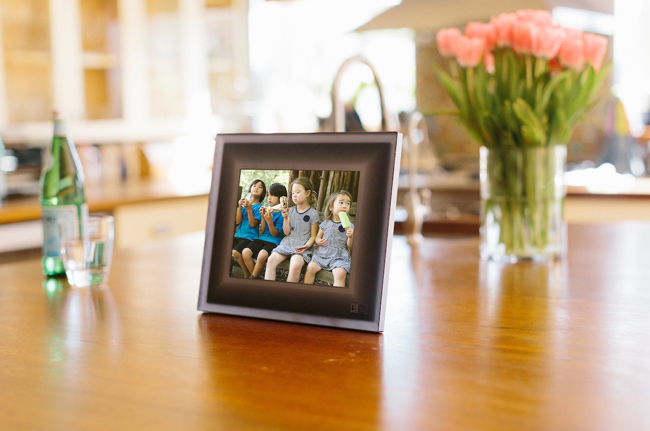 Aura Smart Picture Frame