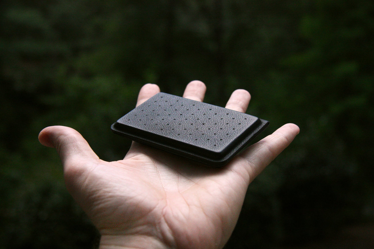 Discommon Thermoformed Leather Card Wallet