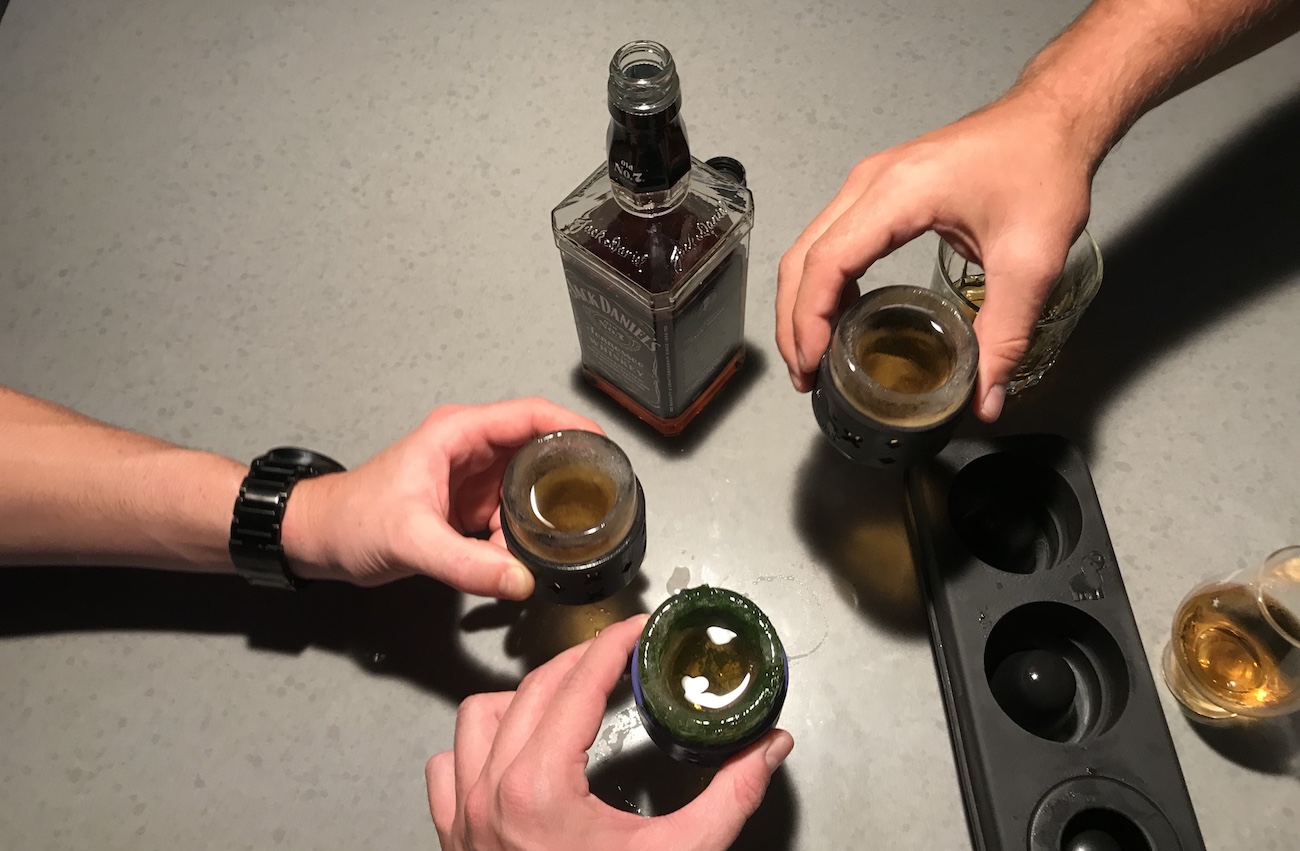The Ice Shot Frozen Shot Glass Mold » Gadget Flow