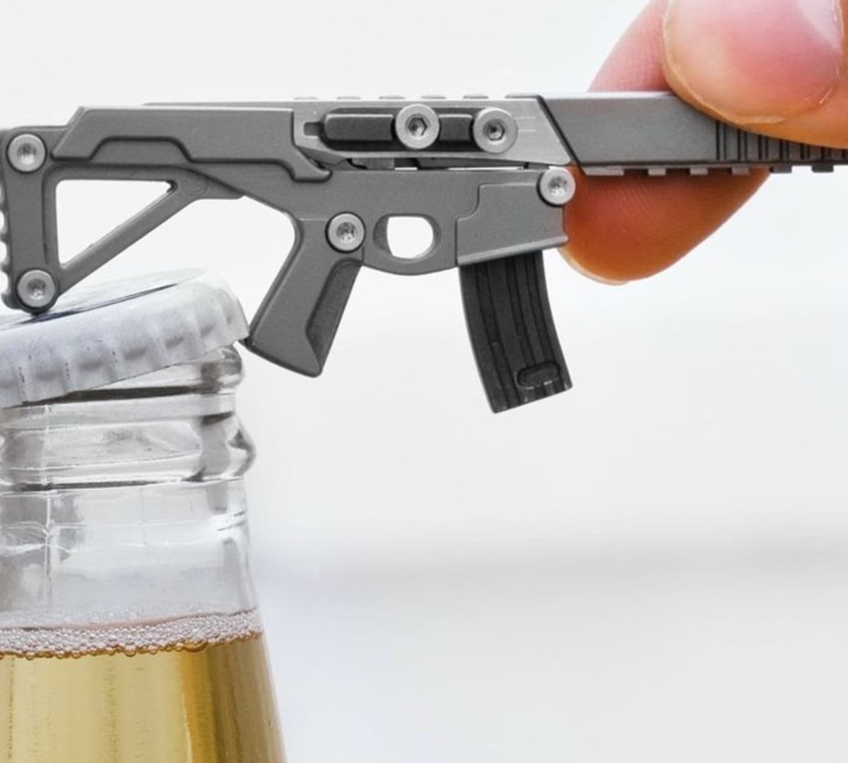 3COIL Puna Multitool with Action Case has a modern design with six