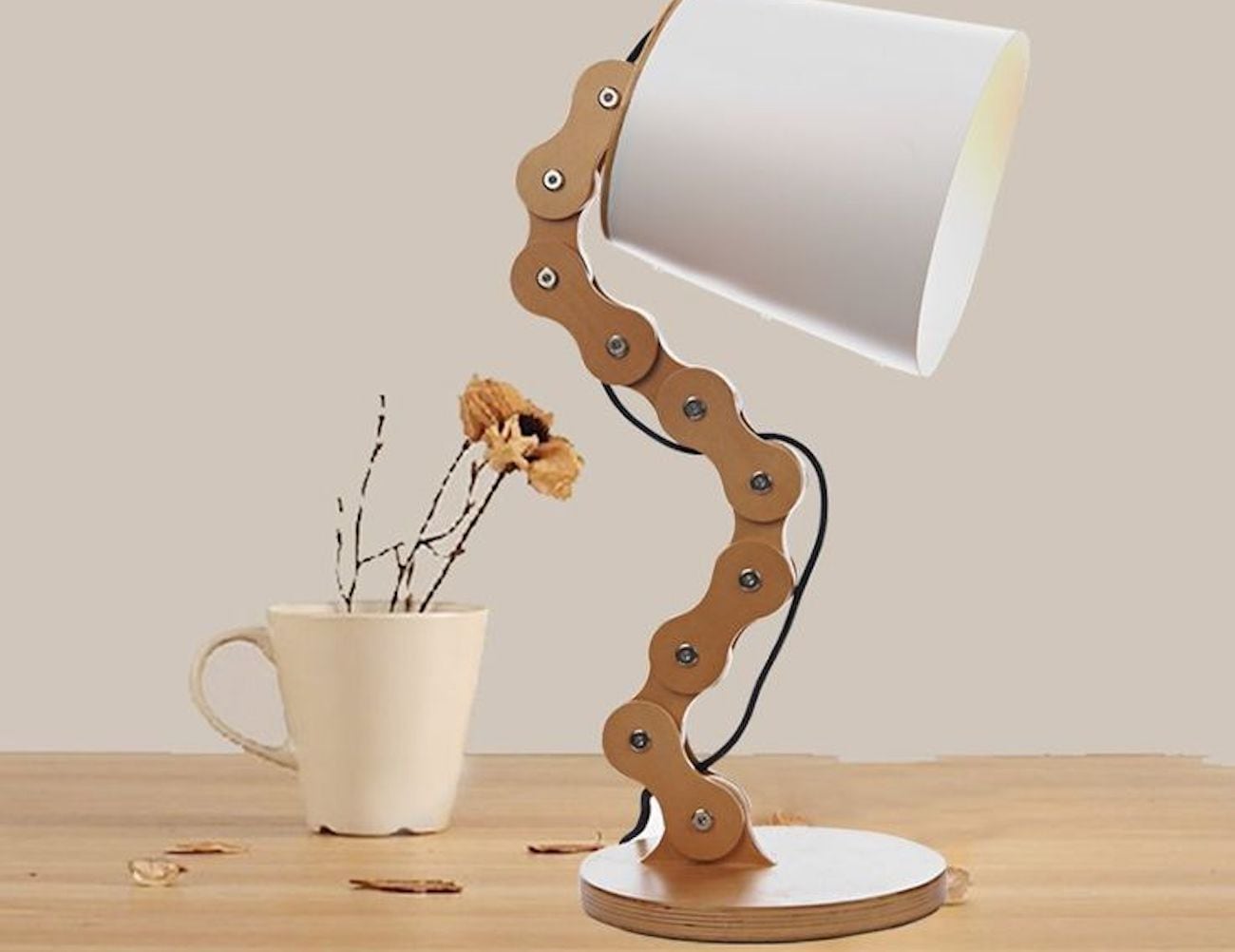 Wood Chain Table Lamp