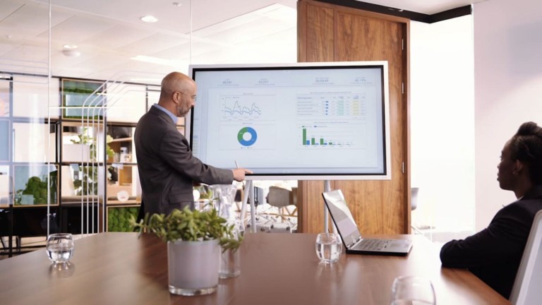 Samsung Interactive Display Flip digital whiteboard writes like pen on paper