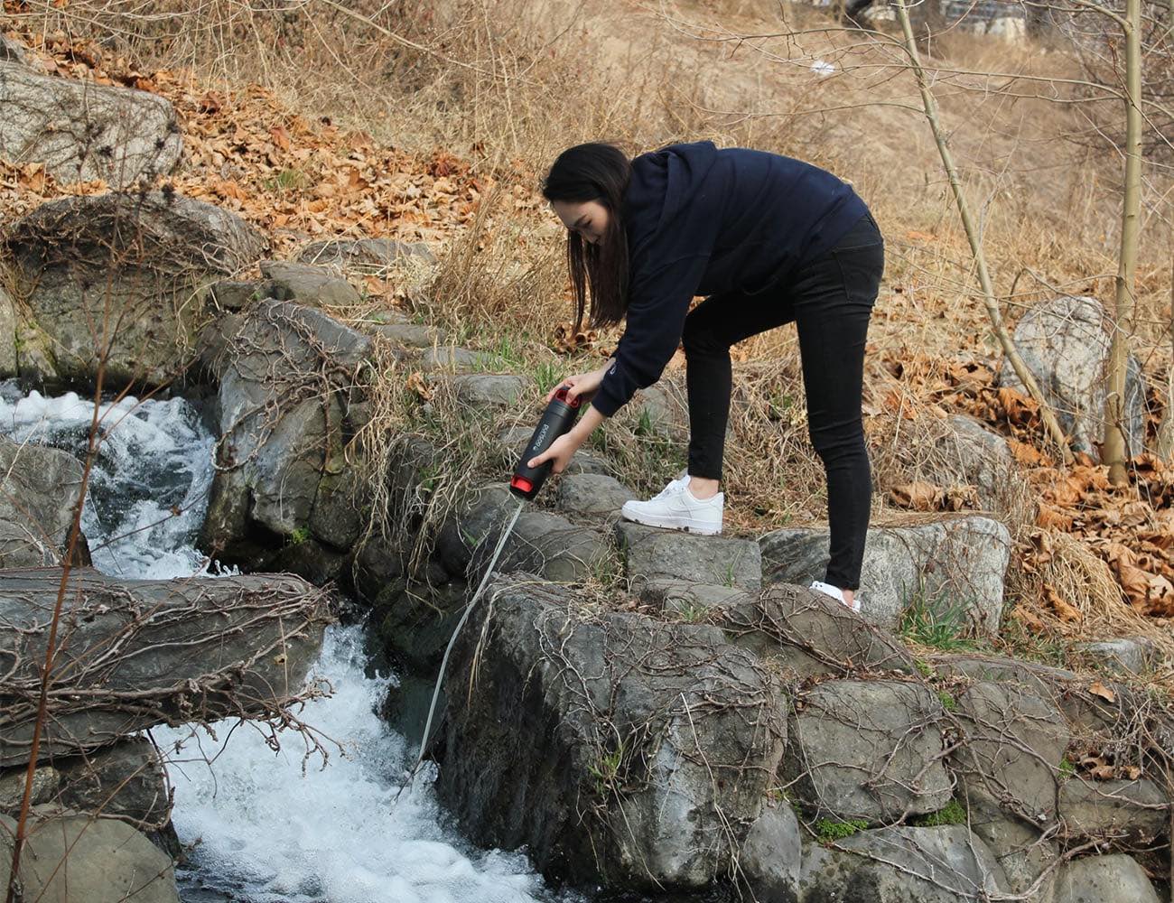 https://thegadgetflow.com/wp-content/uploads/2018/03/Purisoo-All-In-One-Portable-Water-Purifier-Bottle-02.jpg