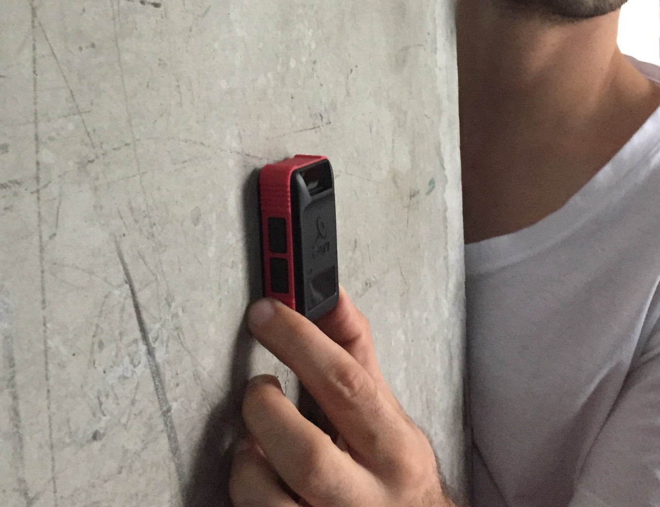 iPin Spatial Ruler Pro Smartphone Laser Ruler » Gadget Flow