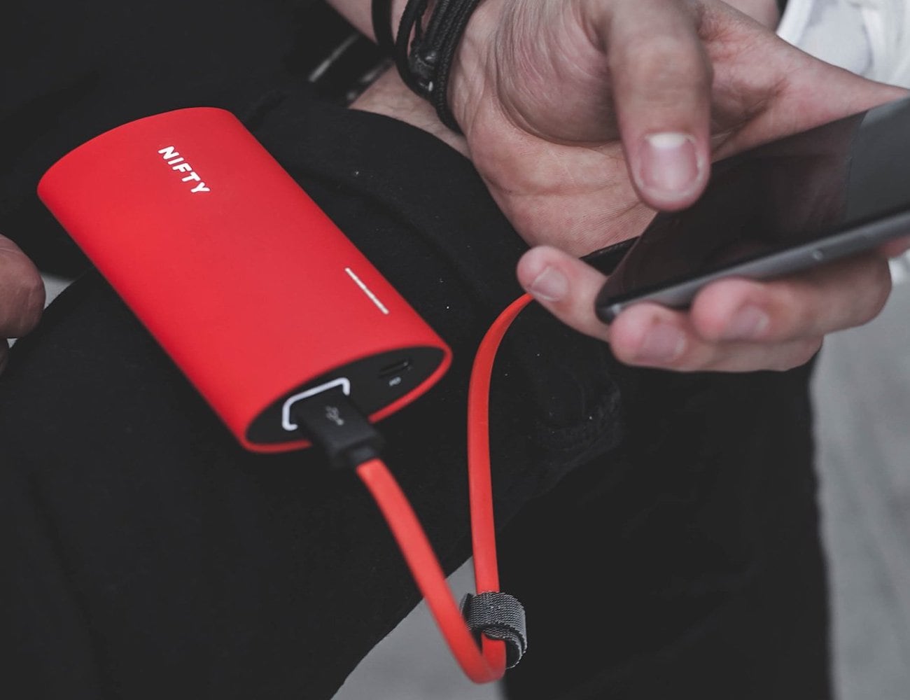 NIFTY Powerful Mobile Charger
