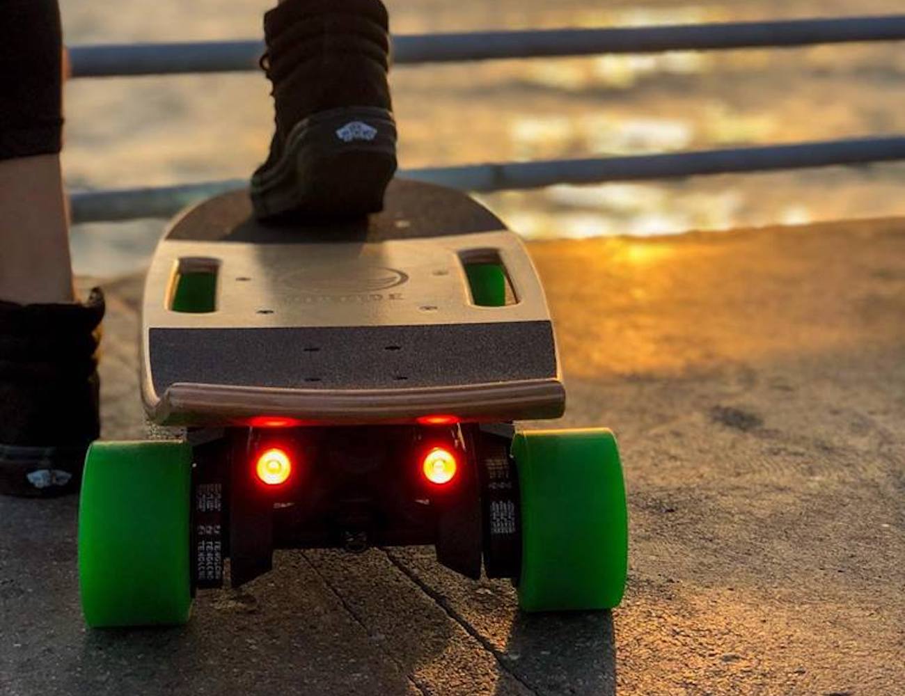 Riptide R1 Compact Electric Skateboard » Gadget Flow