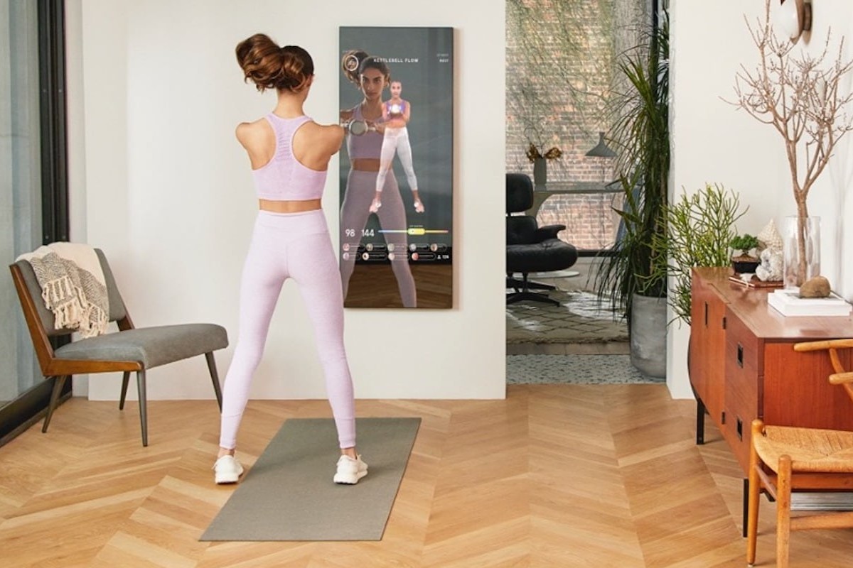 This Interactive Home Gym Is a Smart Mirror on the Wall