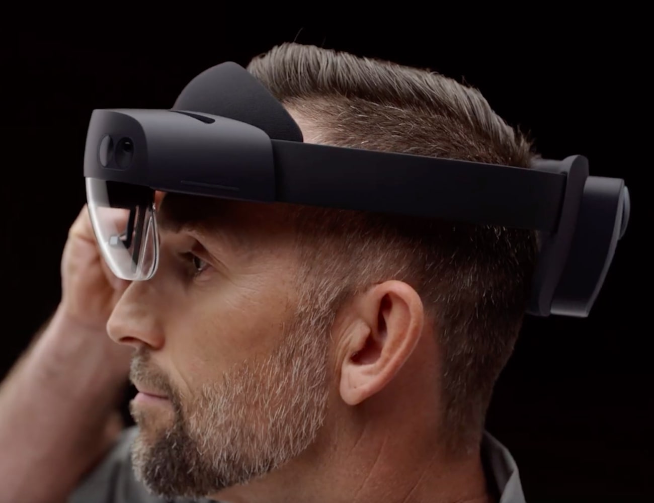 Microsoft HoloLens 2 Advanced Mixed Reality Headset helps you work smarter