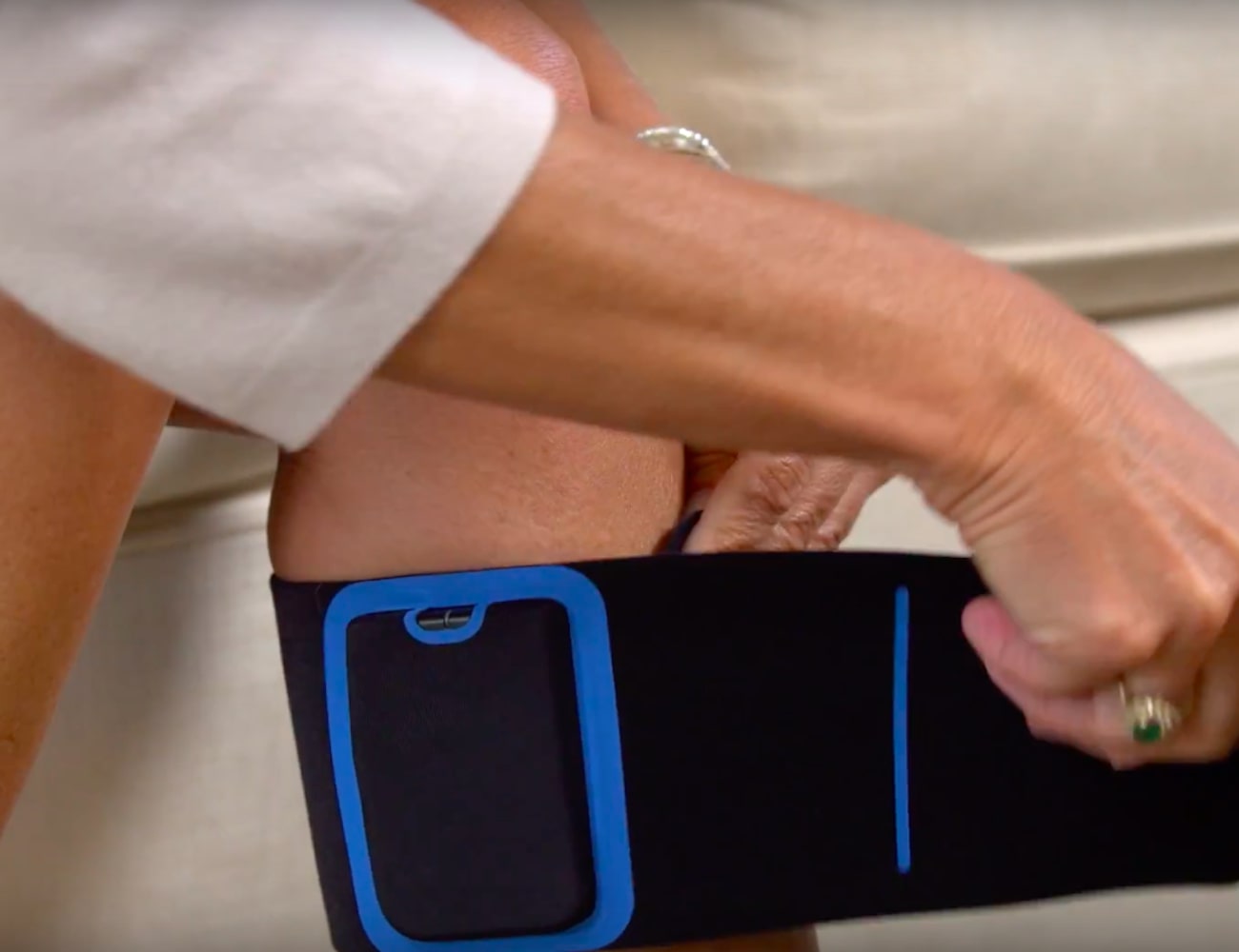 Quell 2.0 is a wearable pain relief kit for getting rid of chronic pain