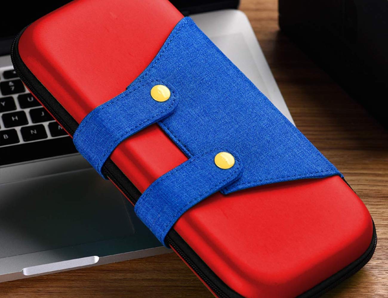 Nintendo Switch Case is designed to look like it’s a character in a game