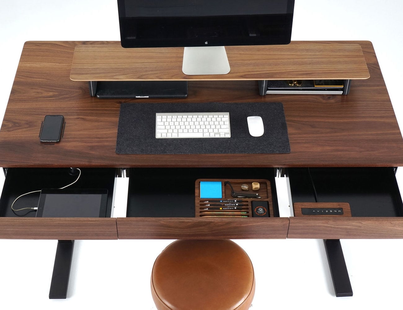 Cool Tech: The User-Friendly Smartphone, Sean Woolsey Smart Desk and more