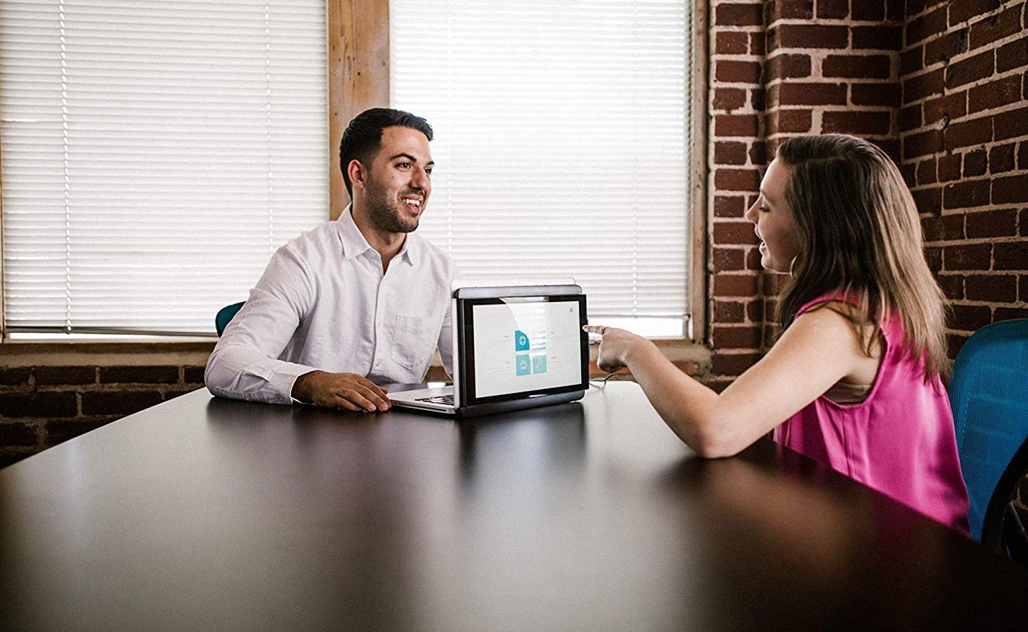 This dualdisplay laptop monitor gives you 12.5 more inches of screen