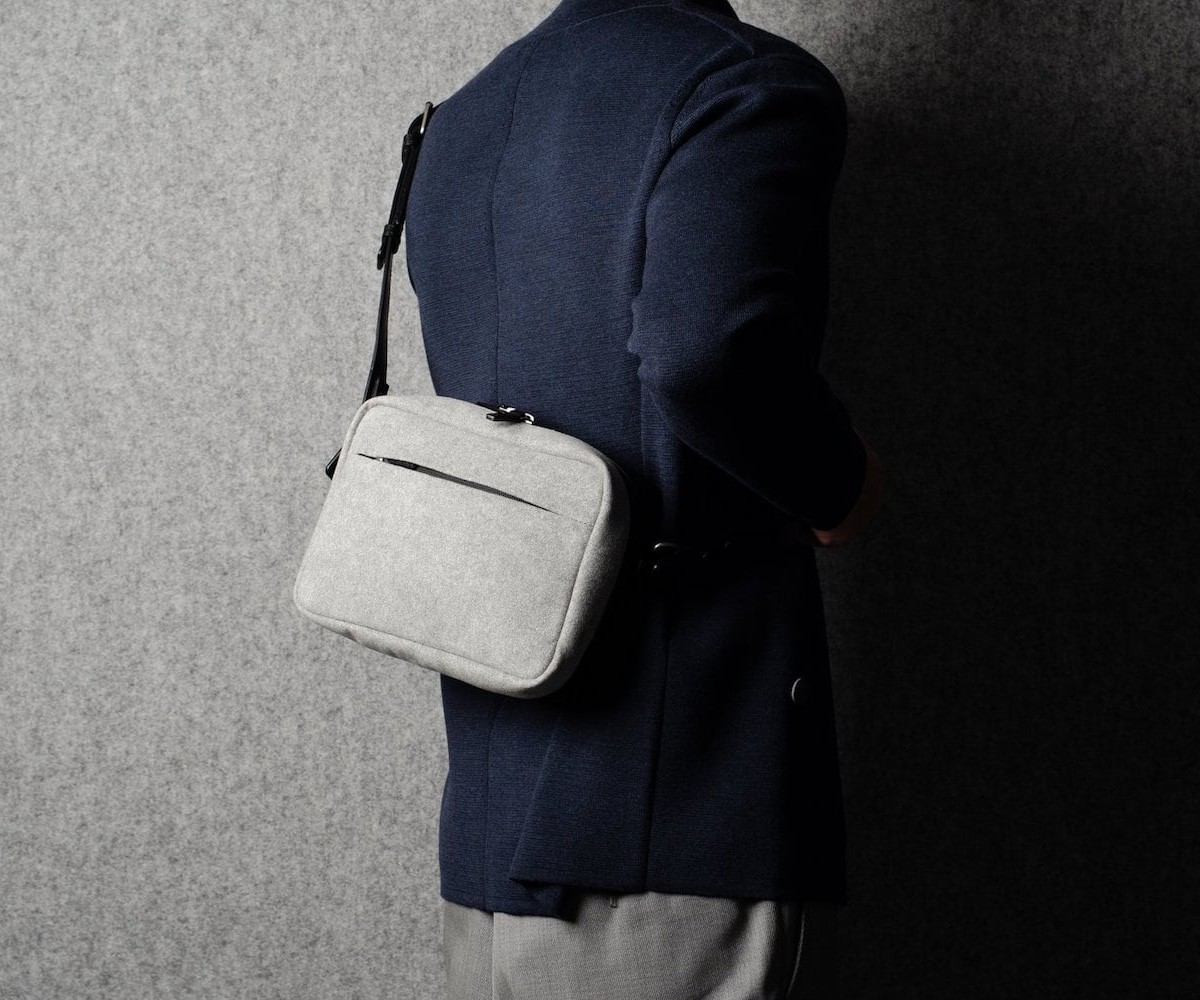 hardgraft All-Rounder Practical Leather Pack helps you tote all your daily essentials