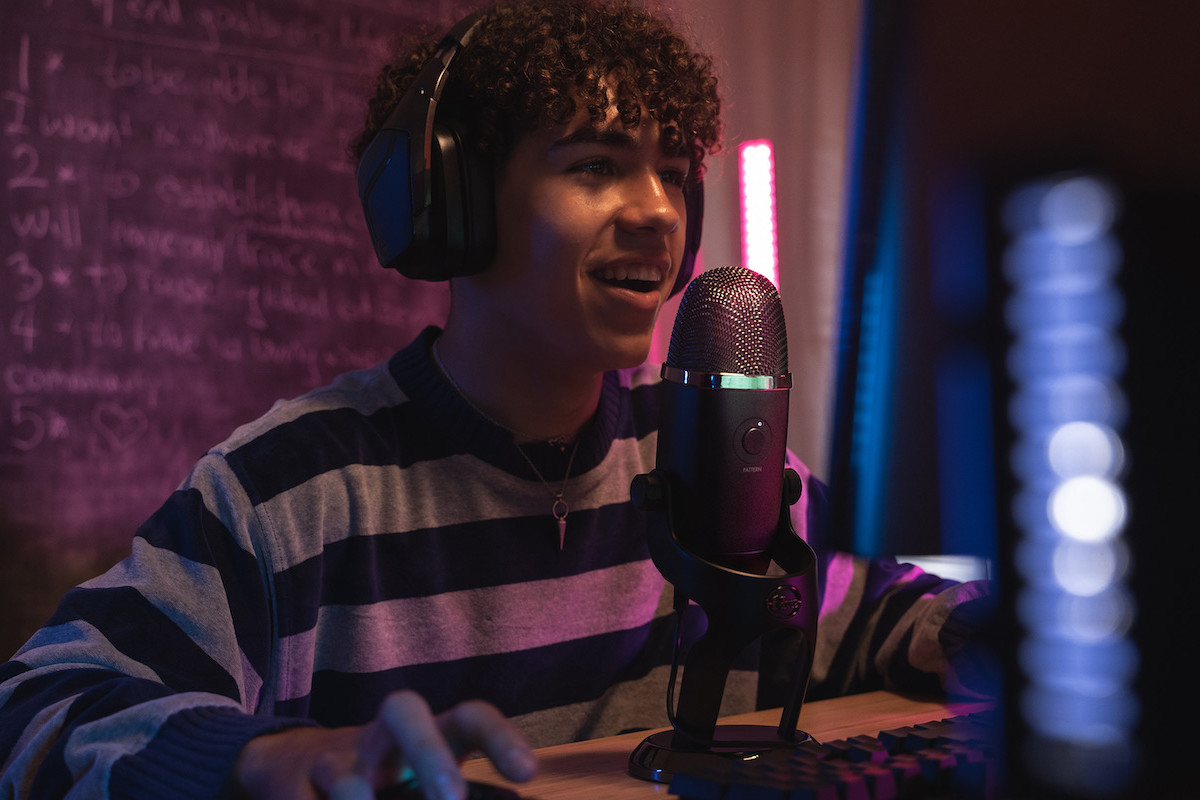 Blue Yeti X professional USB microphone has a four-capsule condenser for clear sound