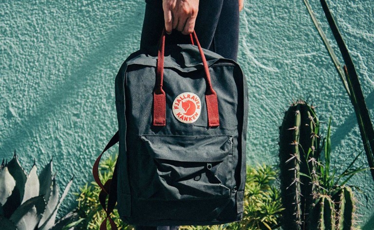 how do you adjust the straps on a fjallraven kanken