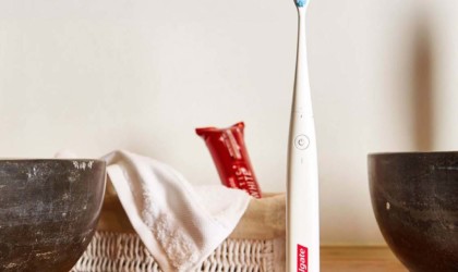 9 Smart toothbrushes for better dental hygiene - Colgate Connect E1 03