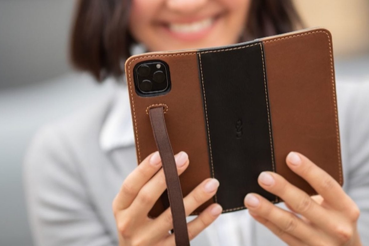 iPhone 11 Pro Wallet Case by Pad & Quill holds up to 8 cards