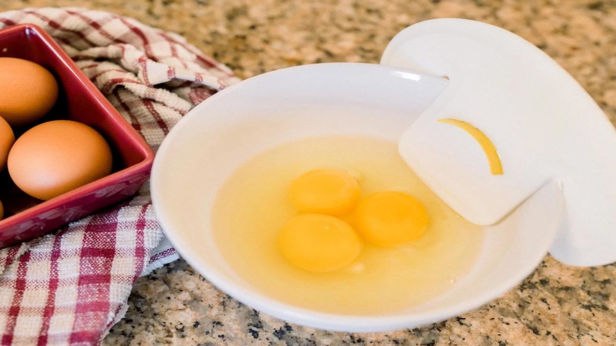 Meet Egg-Less, the egg-cracking tool that will make you better in the kitchen