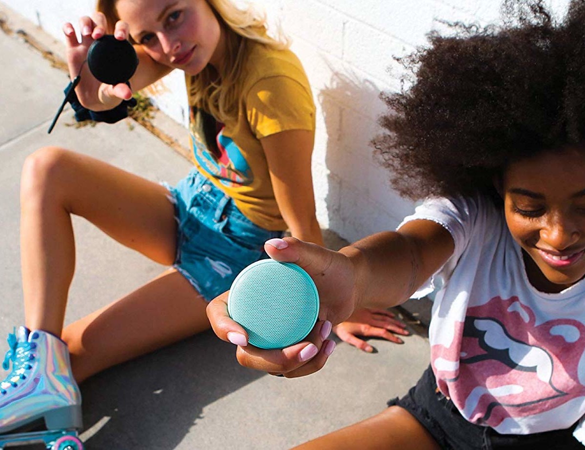 Speaqua Cruiser Wireless Bluetooth Speaker pairs up with your friends for louder sound