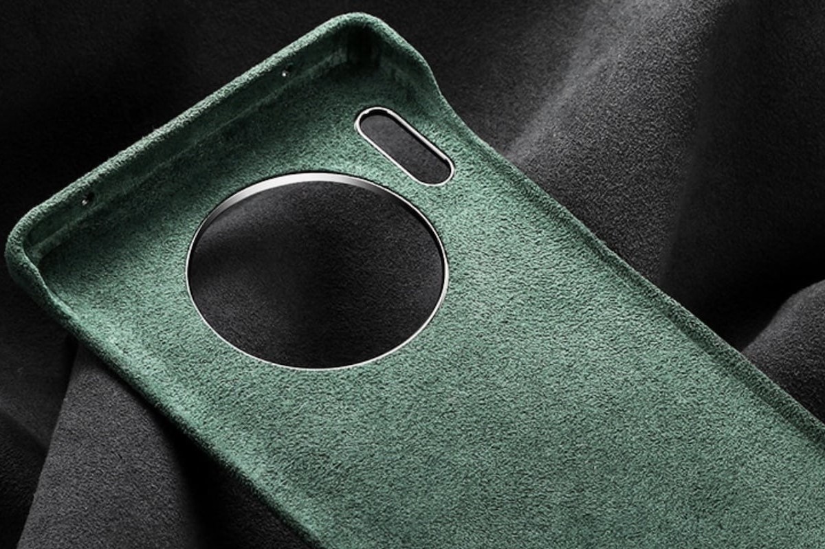 Modern Alcantara Huawei Mate 30 Case is soft to the touch