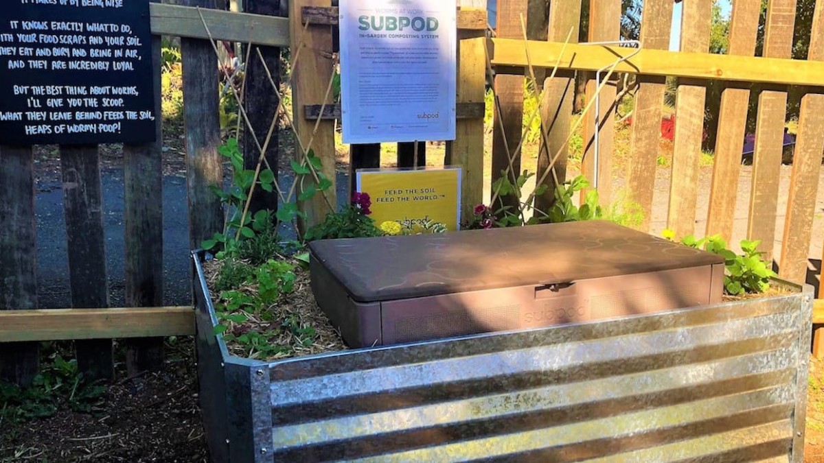 https://thegadgetflow.com/wp-content/uploads/2019/11/Subpod-In-Garden-Compost-System-02-1-1200x675.jpg