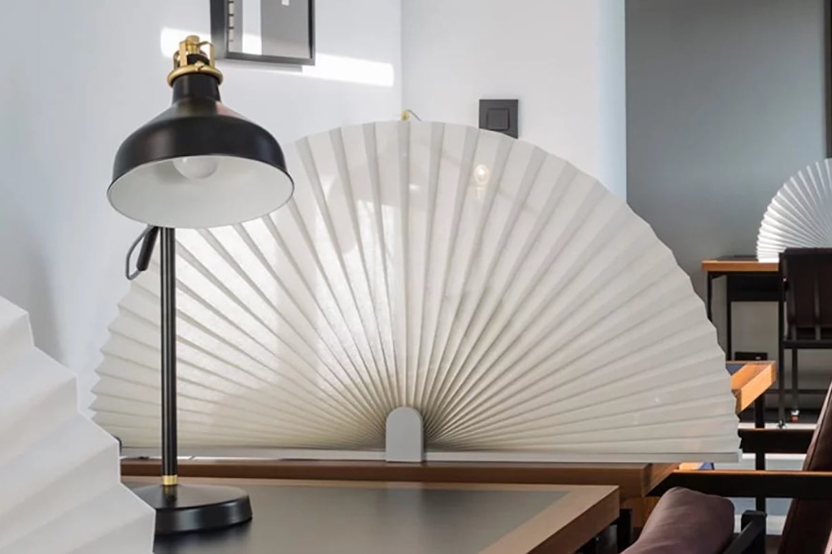 Friendly Border Fan Desk Divider gives you private personal space to work