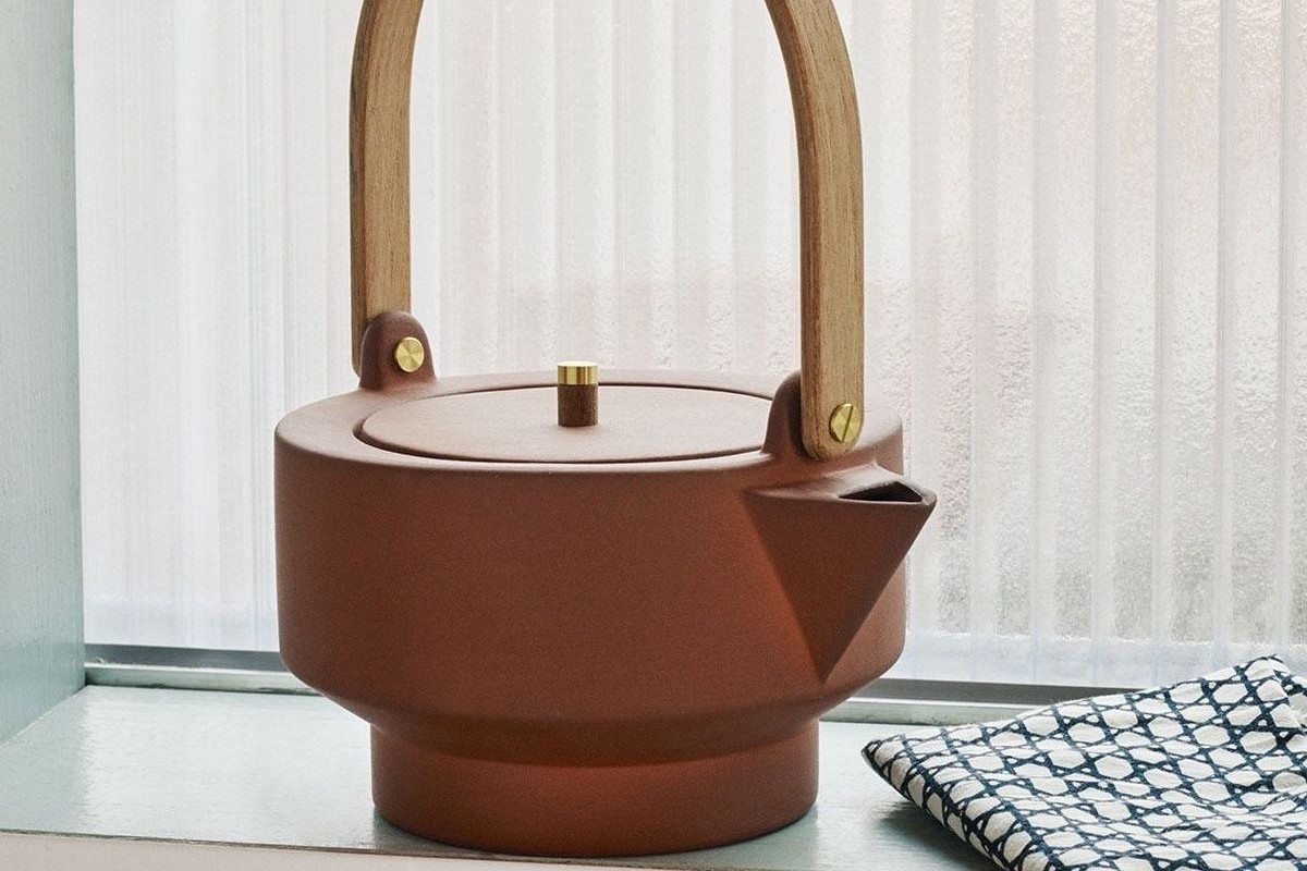 Skagerak Edge Terracotta Teapot is a strikingly simple teatime accessory