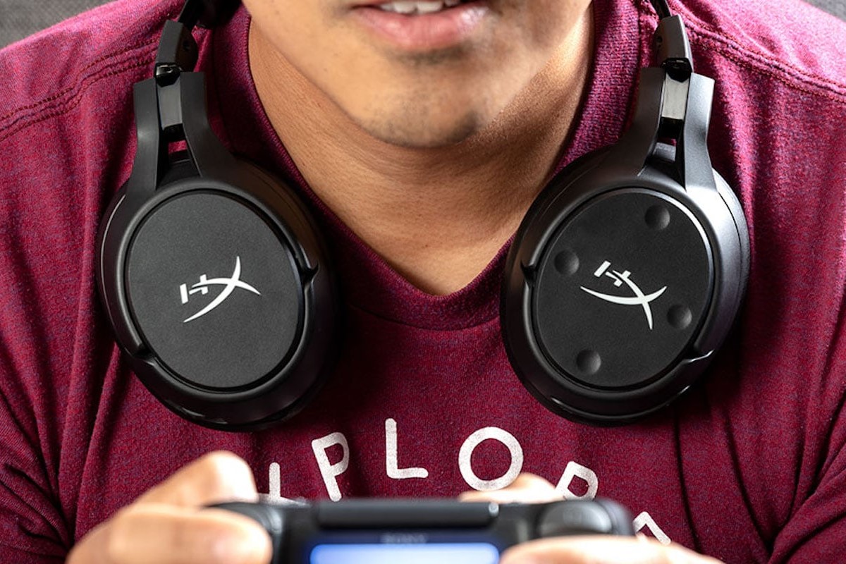 This Qi Gaming Headset Has a 30Hour Battery Life