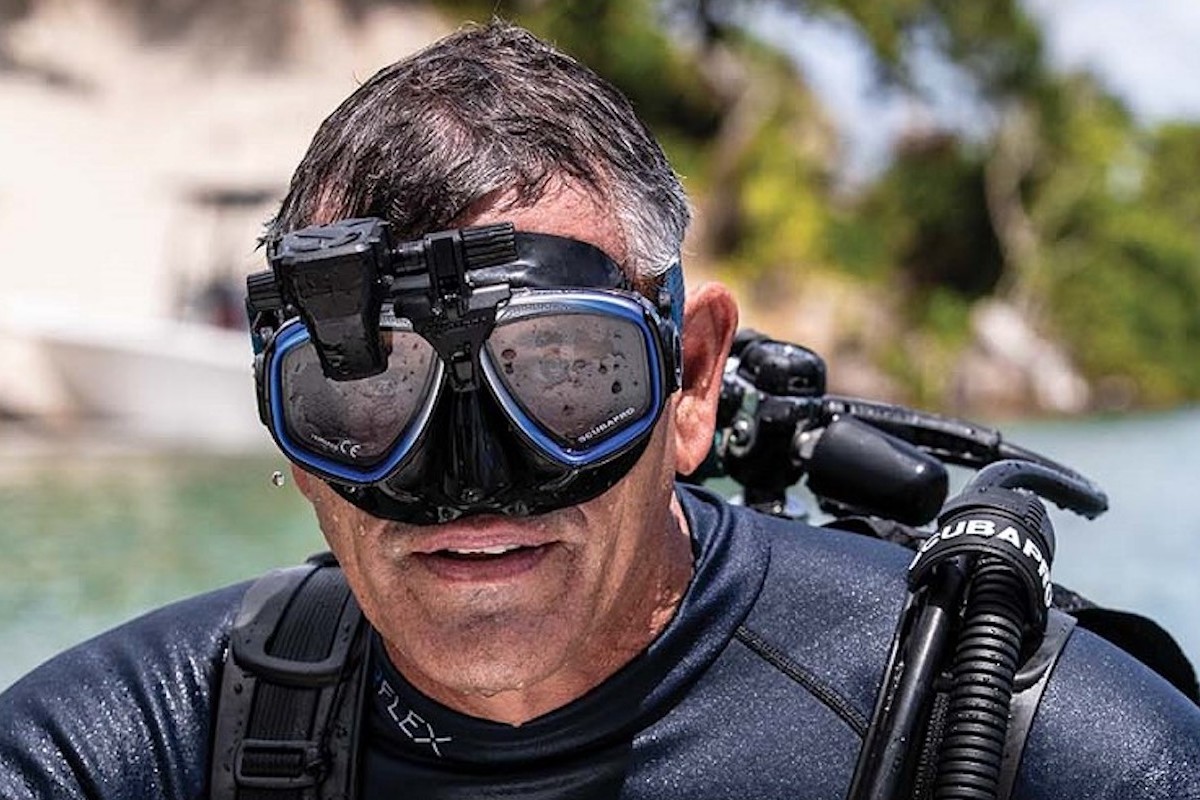 SCUBAPRO Galileo HUD Hands-Free Dive Computer mounts right to your mask