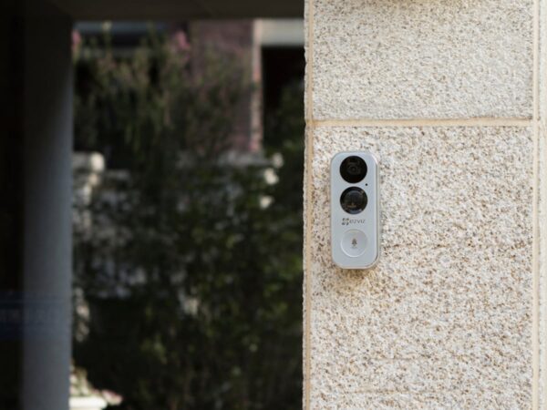 EZVIZ DB1 Wi-Fi Smart Doorbell displays who’s at the door from top to bottom