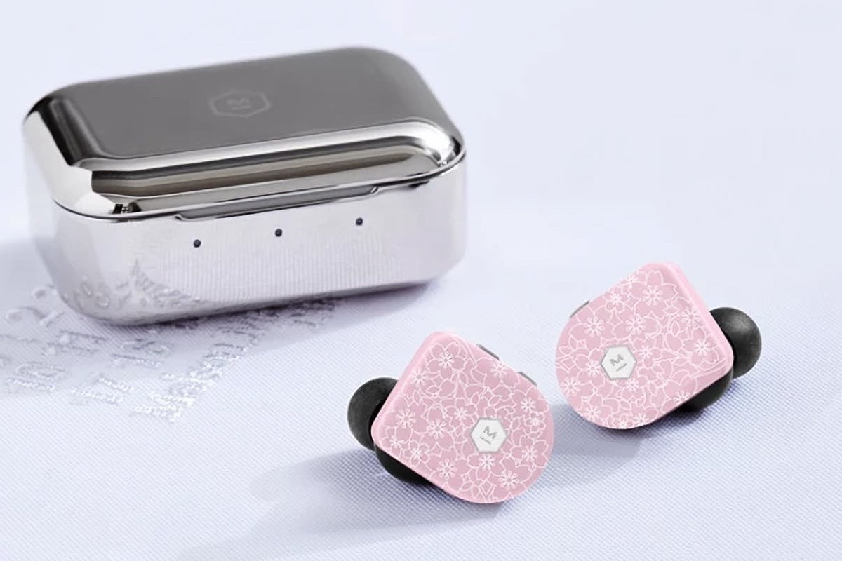 These Special Edition Earbuds Have Beautiful Blossoms