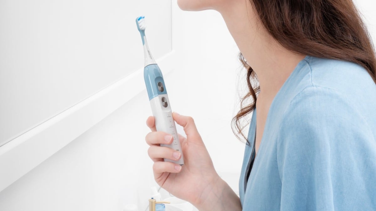 A UV electric toothbrush is an amazing way to keep your mouth bacteria