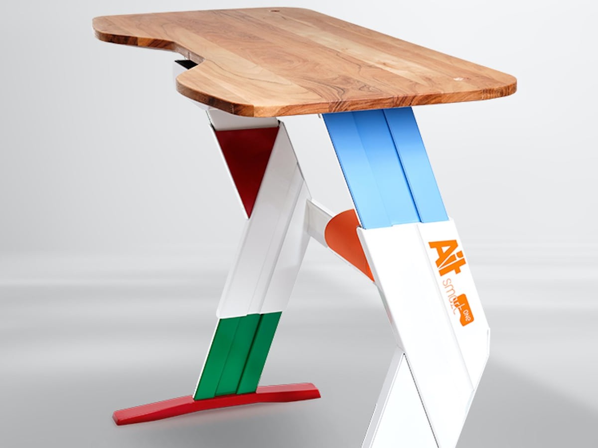 This AppControlled Desk Raises and Lowers on its Own