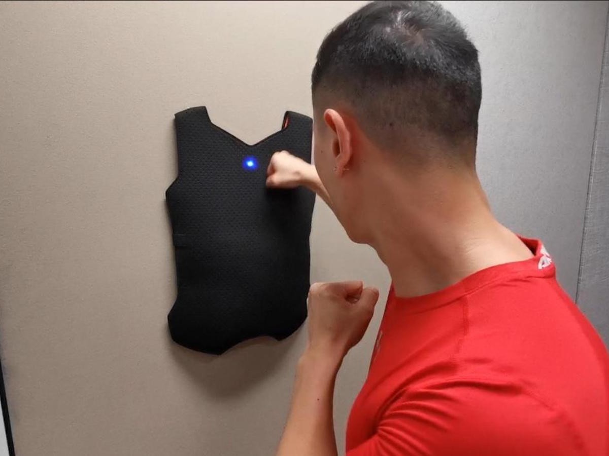 Beat Armor Home Boxing Device lets you shadow box or practice your punches