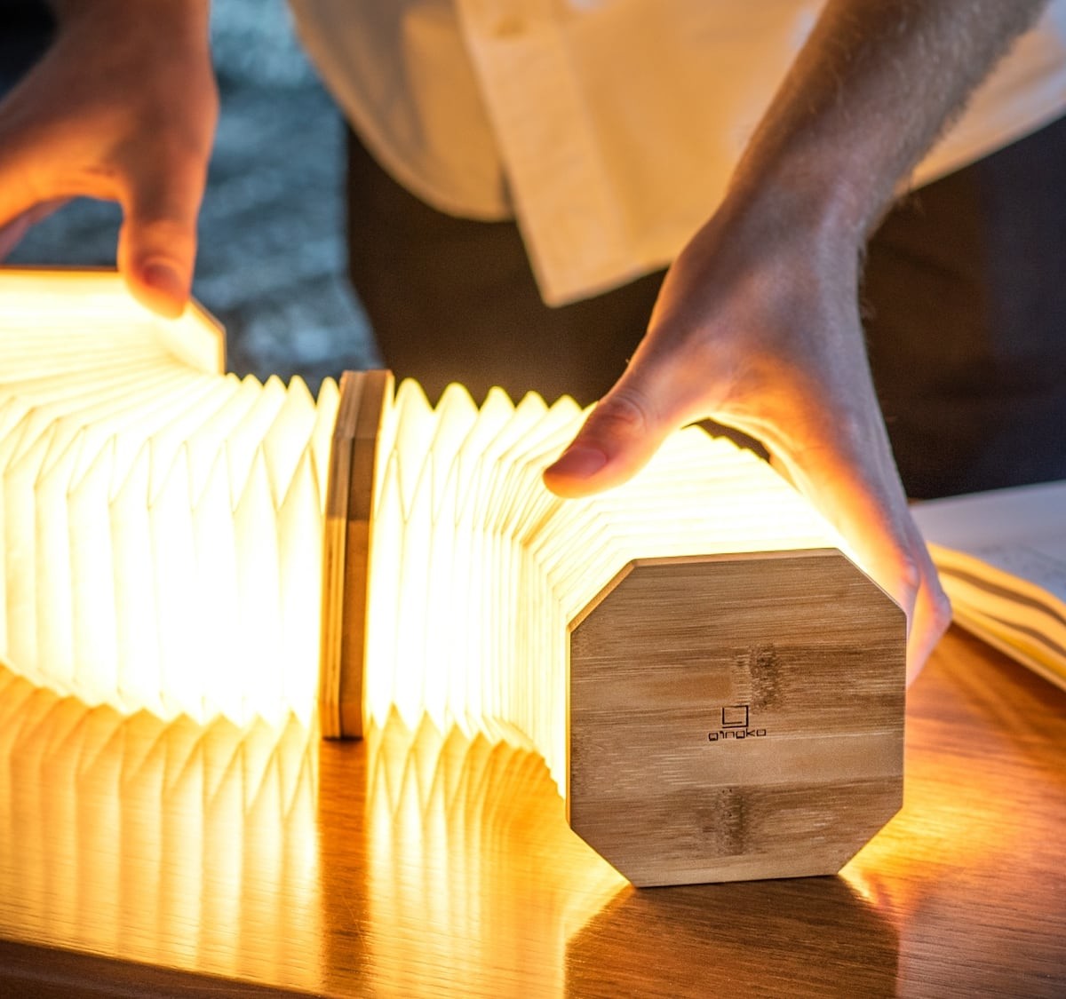 This Collapsible Light Has the Shape of an Accordion